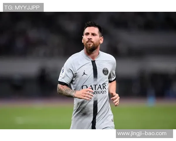 现役足坛巨星全方位简介展现球员实力与职业生涯轨迹